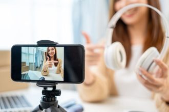 Influencers: Οι πέντε κατηγορίες που μπαίνουν στο στόχαστρο της Εφορίας