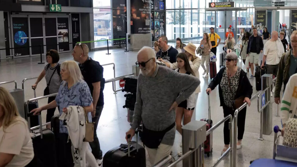 Συναγερμός του ECDC για ασθένεια που μετέφεραν τουρίστες από την Κούβα στην Ευρώπη