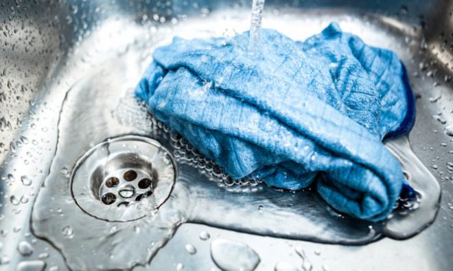 Το βετέξ έχει τα περισσότερα βακτήρια στην κουζίνα – Πώς καθαρίζεται σωστά