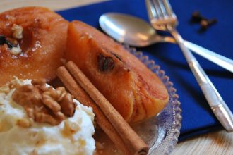 Ζουμερά κυδώνια στο φούρνο