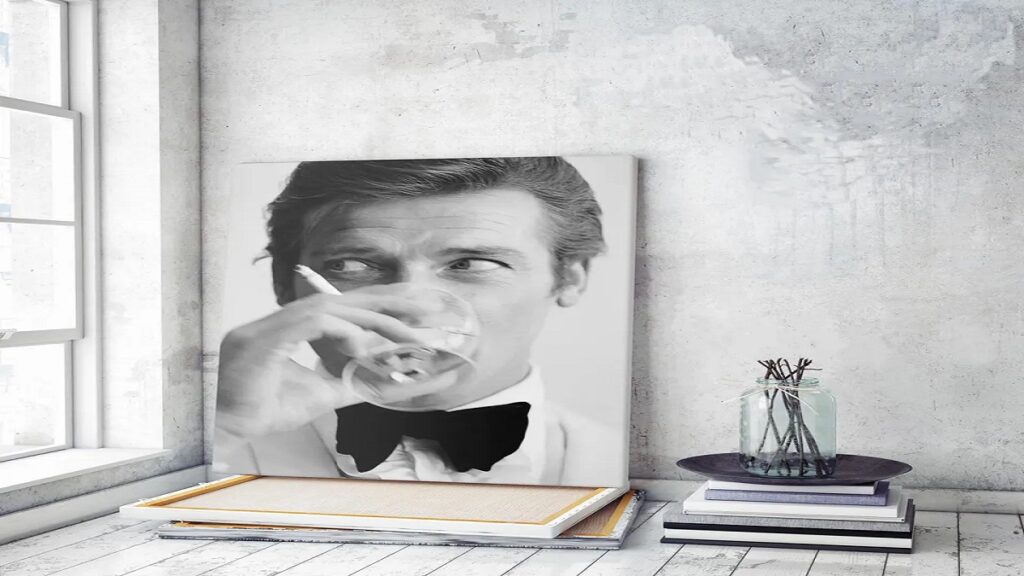 Νέο ντοκιμαντέρ του BBC με βίντεο που γυρίστηκαν από τον Ρότζερ Μουρ, την οικογένειά του και τους διάσημους φίλους του