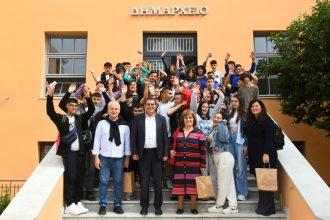 Ο Κώστας Πελετίδης υποδέχθηκε στο νέο δημαρχείο μαθητές από το Κιλκίς