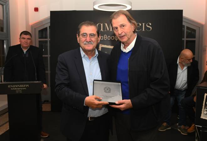Το Πατραϊκό μπάσκετ τιμήθηκε στο Δημαρχείο - ΦΩΤΟ