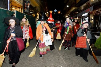 Οι "Μπεφάνες" βγήκαν βόλτα στην Πάτρα (ΦΩΤΟ)