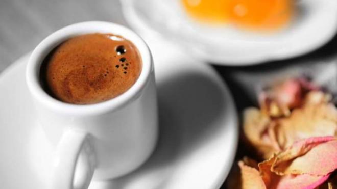 Ελληνικός καφές: Βασικοί λόγοι υγείας για να τον προτιμήσετε