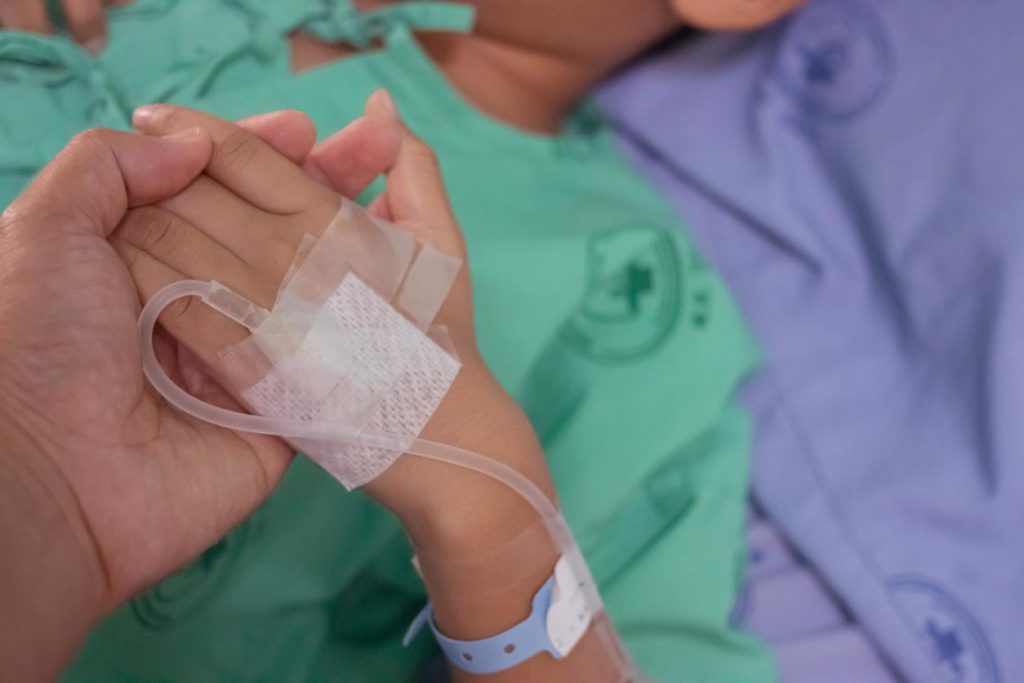 Πάτρα: 4χρονο κοριτσάκι νοσηλεύεται διασωληνωμένο με μυoκαρδίτιδα στο Πανεπιστημιακό Νοσοκομείο