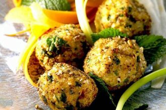 Αφράτα τηγανιτά κεφτεδάκια κοτόπουλο