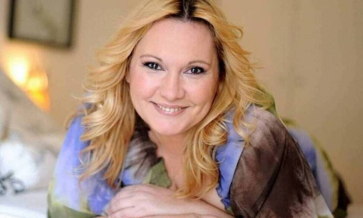 Καίτη Φίνου: «Είχαν γράψει πως με άφησε γυμνή δημοσιογράφος στο Σούνιο και έφυγε»