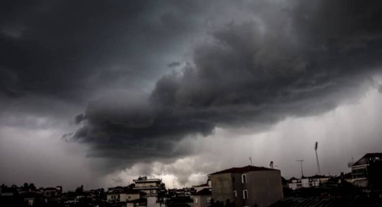 Πάτρα: Εφθασε η κακοκαιρία "Άριελ" - Αναμένονται καταιγίδες - Η εξέλιξη του φαινομένου