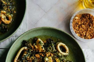 Καλαμαράκια με σπανάκι, φουρνιστά