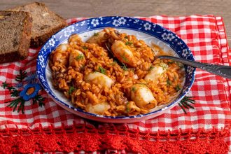 Καθαρά Δευτέρα: Καλαμάρι με ρύζι