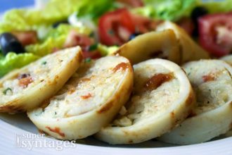 Καλαμάρια γεμιστά με ρύζι