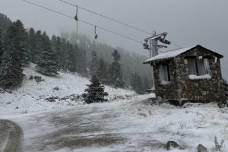 Καιρός: Ξεκίνησε η 24ωρη επέλαση του χιονιά - Πώς θα εξελιχθεί η κακοκαιρία