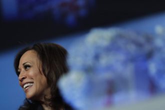 Κάμαλα ή Καμάλα;