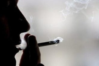 Πώς οι υδατάνθρακες συνδέονται με το τσιγάρο