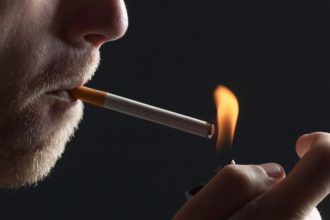 Κάπνισμα: Πόσα χρόνια πρέπει να περάσουν από τη διακοπή του για να μειωθεί ο κίνδυνος καρκίνου