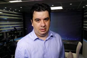 Μετα-γλώσσα και πομποί υπεραπλούστευσης στην νεοελληνική κοινωνία