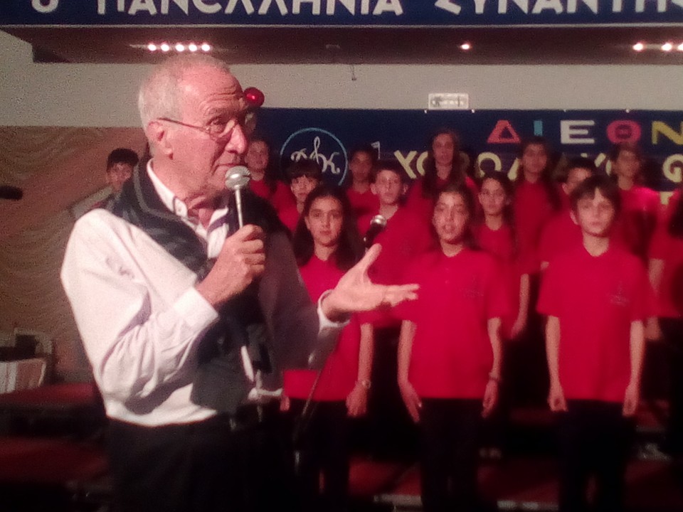 Η συγκινητική ερμηνεία της βραβευμένης χορωδίας του 1ου Δημοτικού Σχολείου Κάτω Αχαΐας! ΒΙΝΤΕΟ