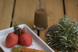 Καρέ αρνιού ψευτοκαπνισμένο, με τραγανή κρούστα