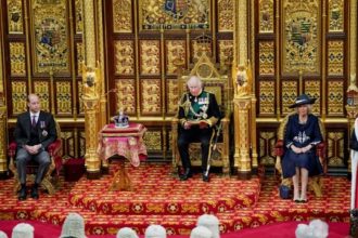 Δεκάδες χώρες έχουν ακόμη Μοναρχία: Πώς διοικούν βασιλιάδες και εμίρηδες στον σύγχρονο κόσμο