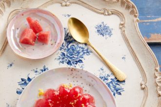 Ζελέ καρπούζι με άρωμα τριαντάφυλλο