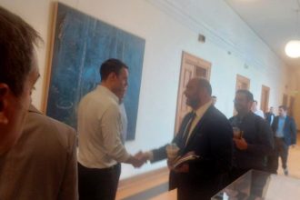 Όταν ο Κασσελάκης πέρασε τον Ιάσονα Φωτήλα για συνεργάτη του Φάμελλου