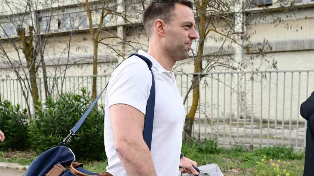Ο Στέφανος Κασσελάκης είχε σήμερα την πρώτη του έξοδο από το στρατόπεδο στη Θήβα