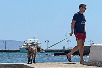 Χαλαρό σαββατοκύριακο στις Σπέτσες για τον Στέφανο Κασσελάκη