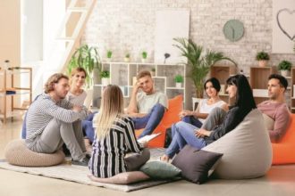 Group Therapy: Τι είναι και γιατί να την προτιμήσω;