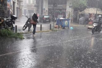 Κακοκαιρία Bora: Καταιγίδες μέχρι τα ξημερώματα της Τρίτης - Ισχυρές βροχές και στη Δυτ. Ελλάδα