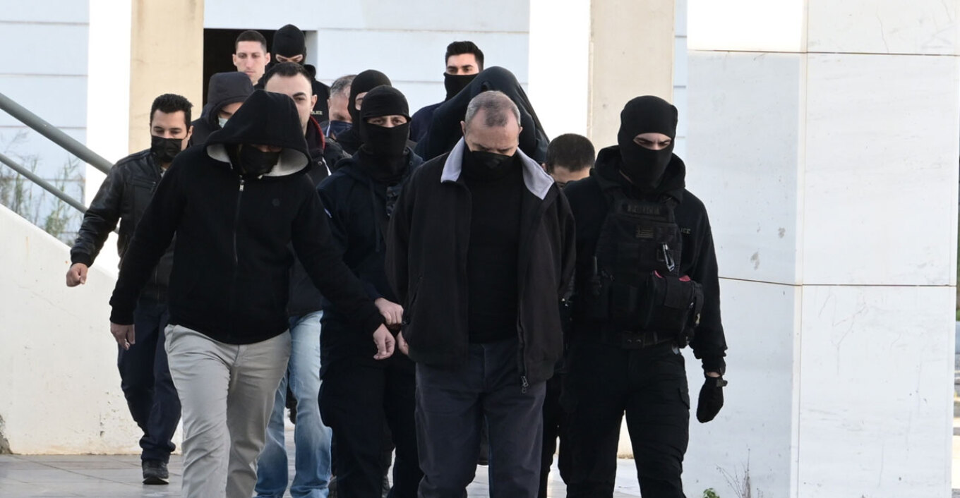 Ένοχοι οι 11 από τους 17 κατηγορούμενους για τους βιασμούς της 12χρονης στον Κολωνό