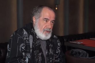 Θοδωρής Κατσαφάδος: Είμαι πολύ τυχερός που είμαι στις «17 Κλωστές»