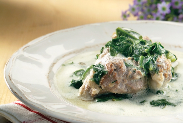 Κατσικάκι φρικασέ με άγρια χόρτα