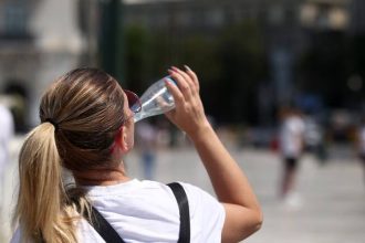 Καιρός: Έρχεται κύμα ζέστης 8 ημέρων με θερμοκρασίες πάνω από 37°C – Στο «κόκκινο» ο υδράργυρος και τις νύχτες