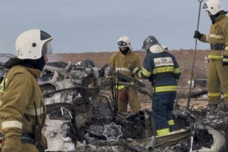 Ραγδαίες εξελίξεις: «Ρωσικός πύραυλος προκάλεσε την συντριβή του αεροπλάνου» λέει το Αζερμπαϊτζάν
