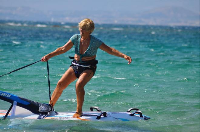 Δ.Ελλάδα: Έτοιμη για το Γκίνες στα 81 της - ΒΙΝΤΕΟ