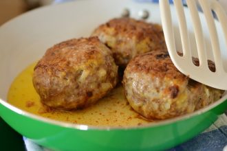 Πεντανόστιμα κεφτεδάκια με ούζο