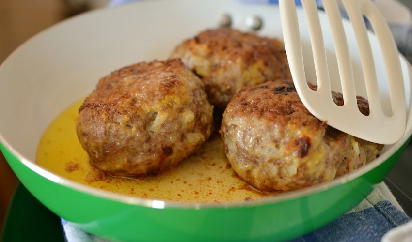 Πεντανόστιμα κεφτεδάκια με ούζο