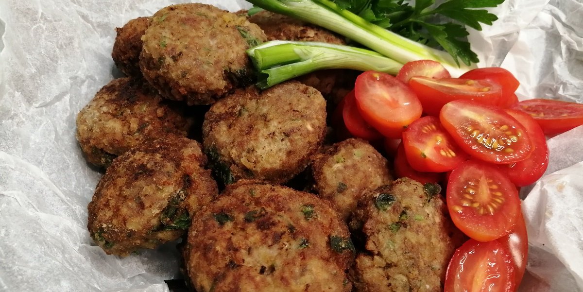 Πολίτικα κεφτεδάκια με μοσχαρίσιο κιμά και πλιγούρι