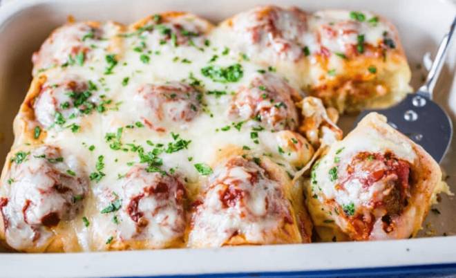 Κεφτεδάκια σάντουιτς ταψιού