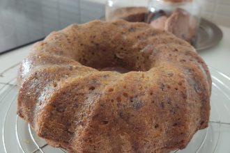 Κέικ καρότου χωρίς ζάχαρη με ξηρούς καρπούς