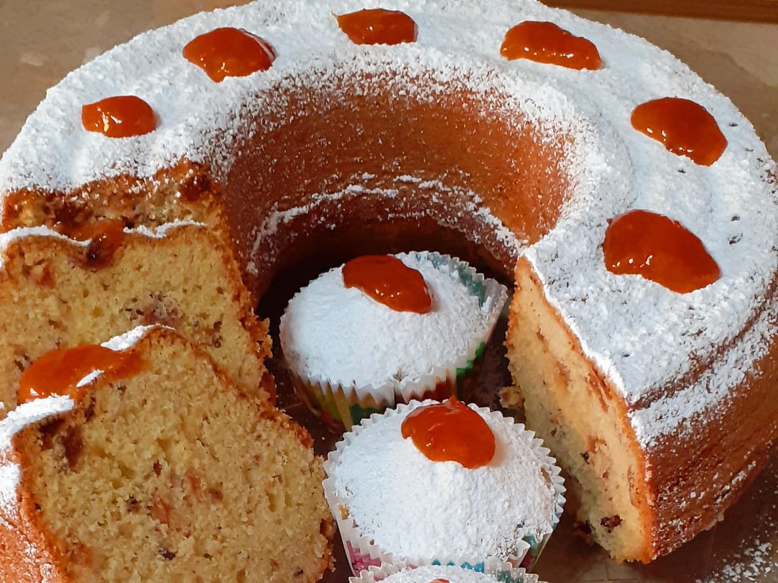 Κέικ με σταφίδες και καβουρδισμένα αμύγδαλα