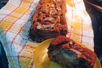 Κέικ με βρώμη και φρούτα χωρίς ζάχαρη