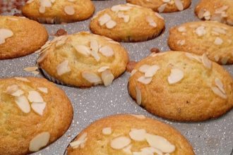 Κεκάκια με πορτοκάλι και καρύδια