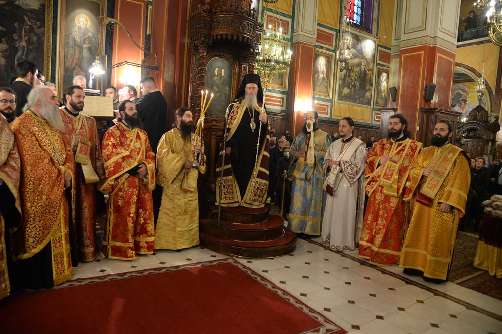 Ο Εσπερινός στον Ιερό Μητροπολιτικό Ναό Ευαγγελιστρίας Πατρών (ΦΩΤΟ)