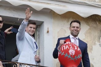 Κασσελάκης και Τάιλερ στο σπάσιμο των μπότηδων, στην Κέρκυρα (ΦΩΤΟ)