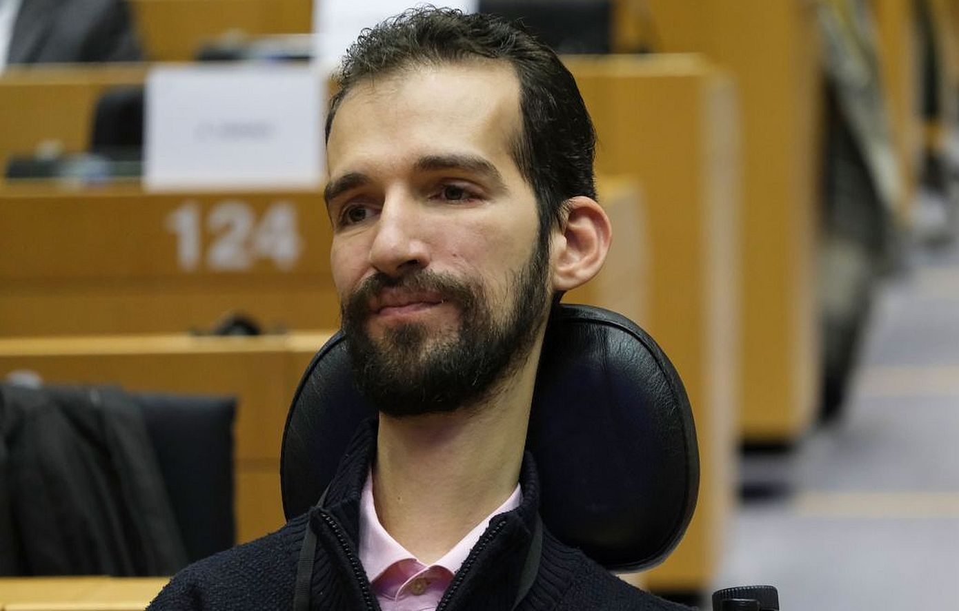 Φοιτητές αποδοκίμασαν τον Κυμπουρόπουλο στο Βόλο