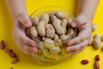 Έχει το παιδί αλλεργία στα φιστίκια; Η θεραπεία που την ελέγχει
