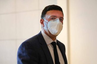 Μαζαράκης: "Ο πολιτικός που κρατάει το λόγο του"