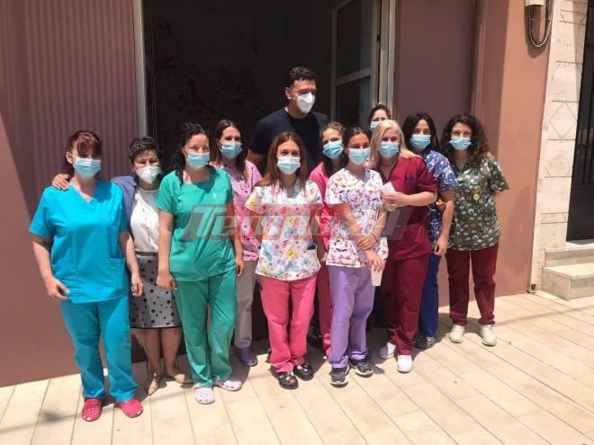 Πάτρα: Το κόψιμο της κορδέλας και οι ατάκες του Βασίλη Κικίλια στα εγκαίνια της παιδοψυχιατρικής κλινικής